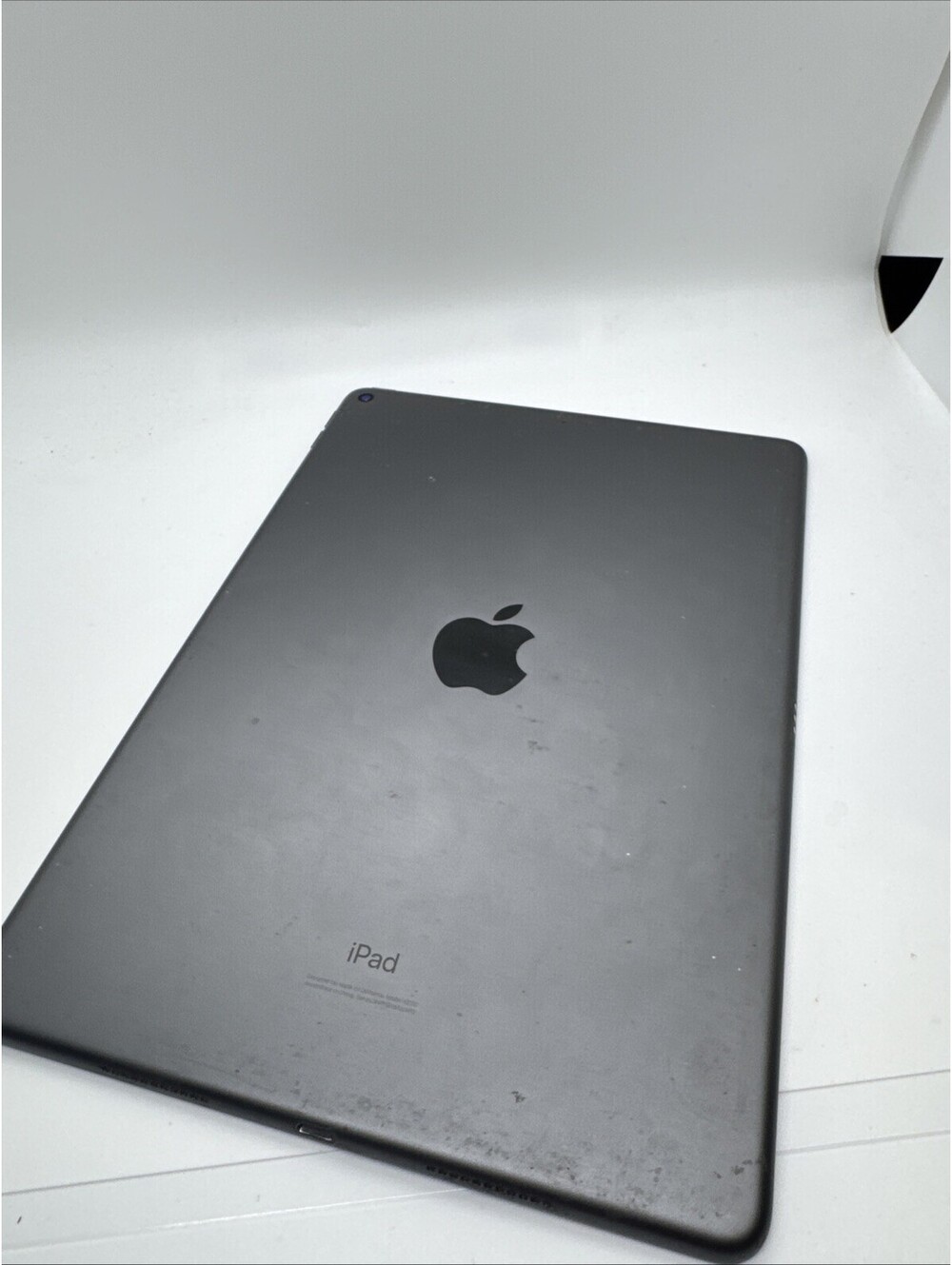 Apple iPad Air (3rd Gen) A2152 64GB - Wi-Fi - Space Gray (READ). For Parts Not W